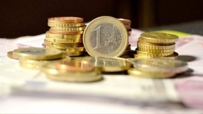 Euro sare de 4,45 lei